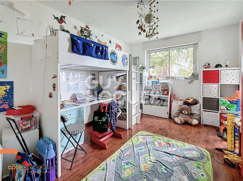 Maison - 181 m² - 6 pièces