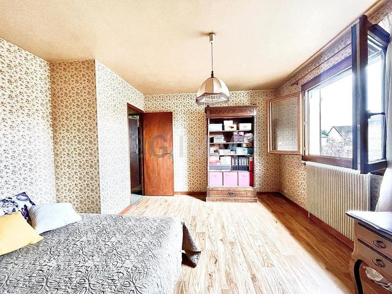 Maison - 200 m² - 8 pièces