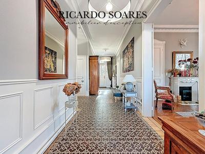 Demeure - 278 m² - 11 pièces