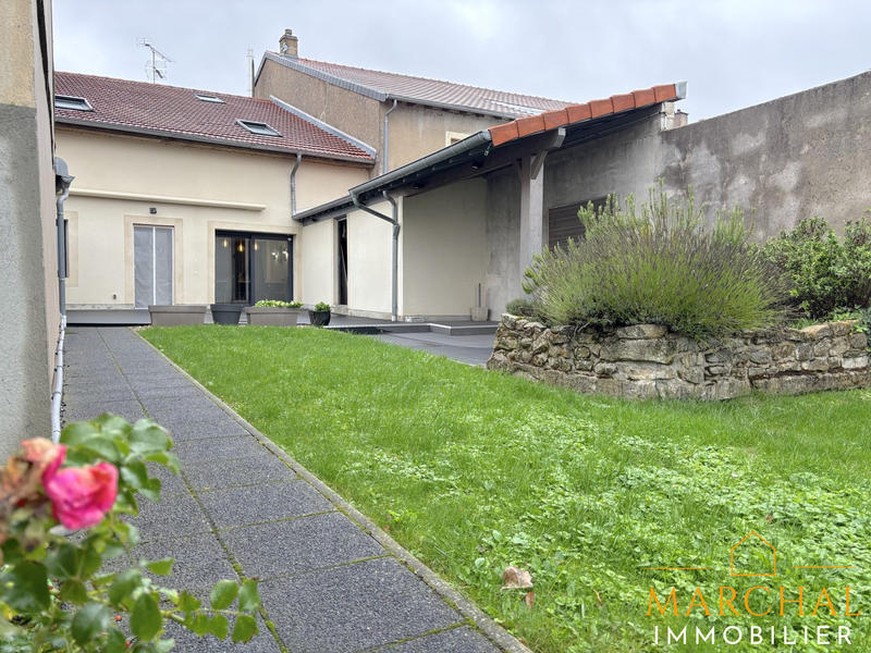 Maison - 249 m² - 7 pièces