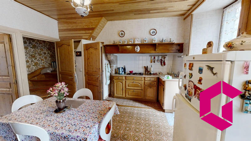 Maison - 90 m² - 5 pièces