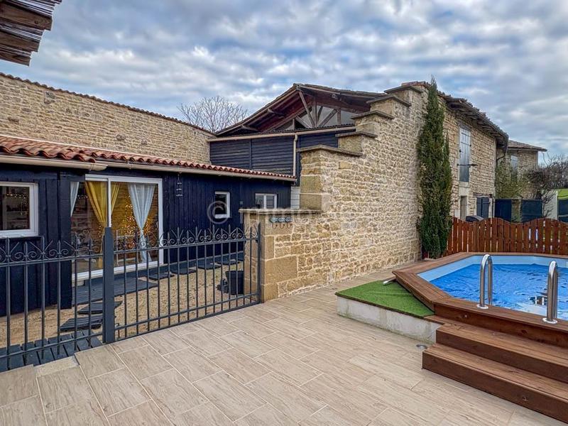 Maison en pierre - 201 m² - 8 pièces