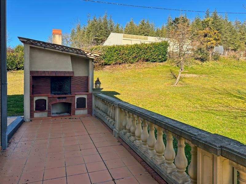 Maison - 210 m² - 6 pièces