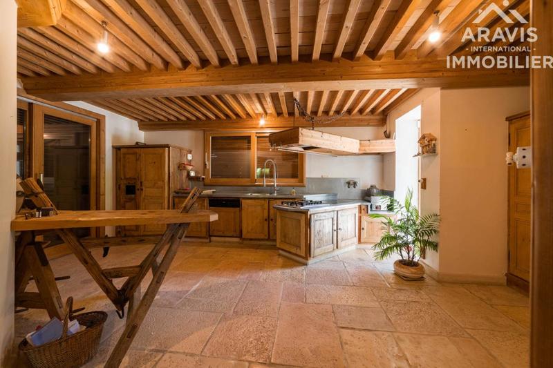 Demeure - 312 m² - 7 pièces