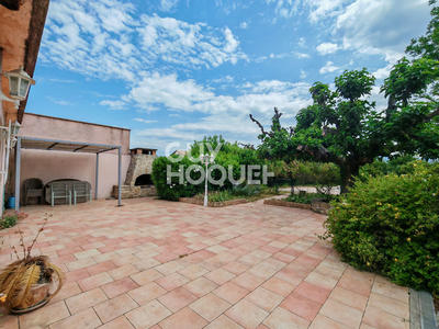 Maison - 220 m² - 5 pièces