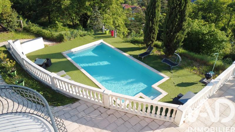 Maison - 282 m² - 8 pièces