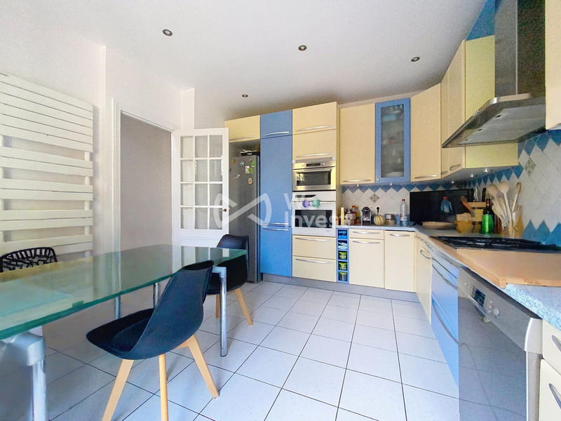 Maison - 183 m² - 10 pièces