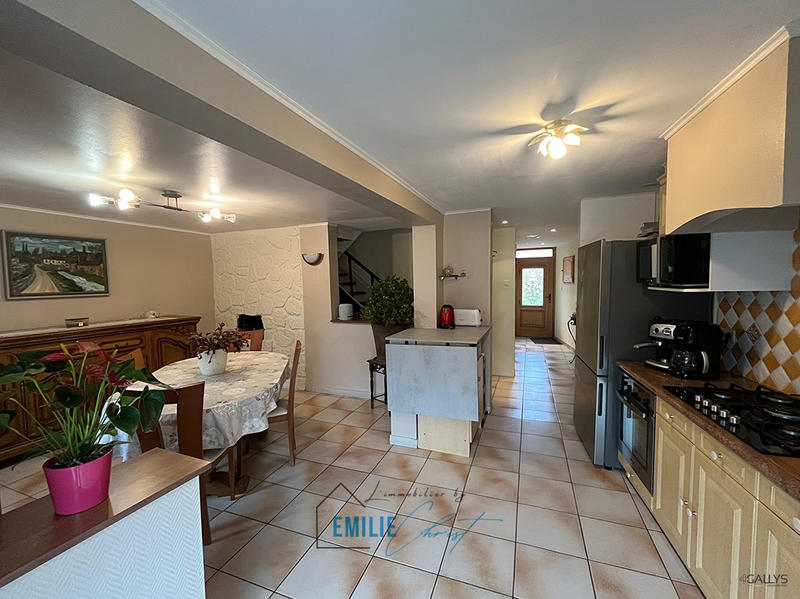 Maison - 121 m² - 5 pièces