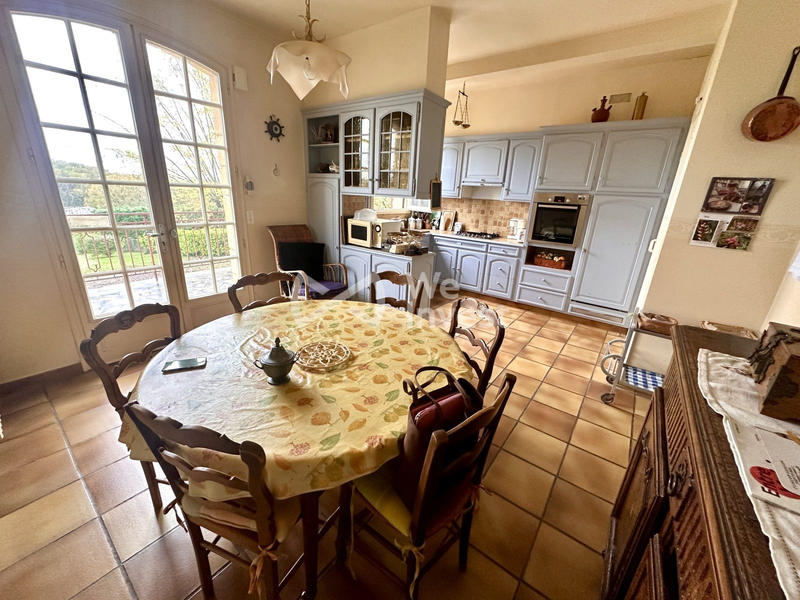 Maison - 206 m² - 8 pièces