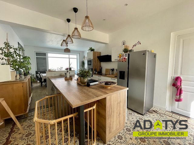 Maison - 140 m² - 5 pièces