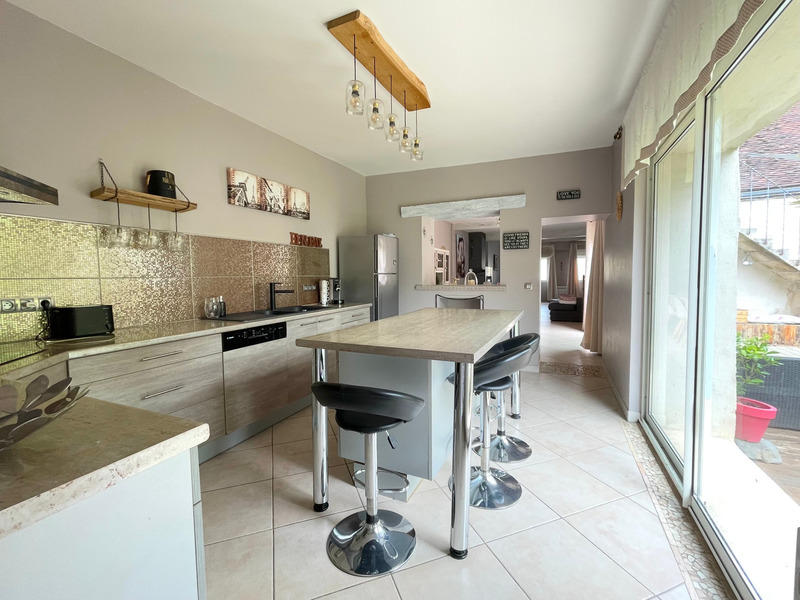 Maison - 138 m² - 7 pièces