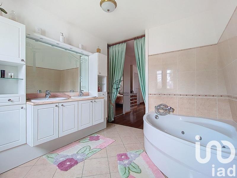 Maison - 161 m² - 6 pièces