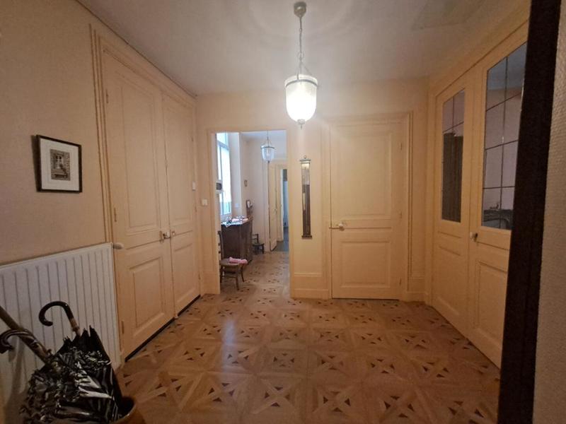 Appartement - 169 m² - 6 pièces