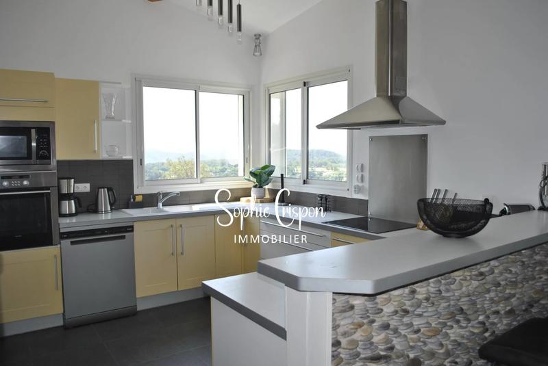 Villa - 186 m² - 8 pièces