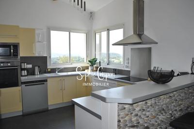 Villa - 186 m² - 8 pièces