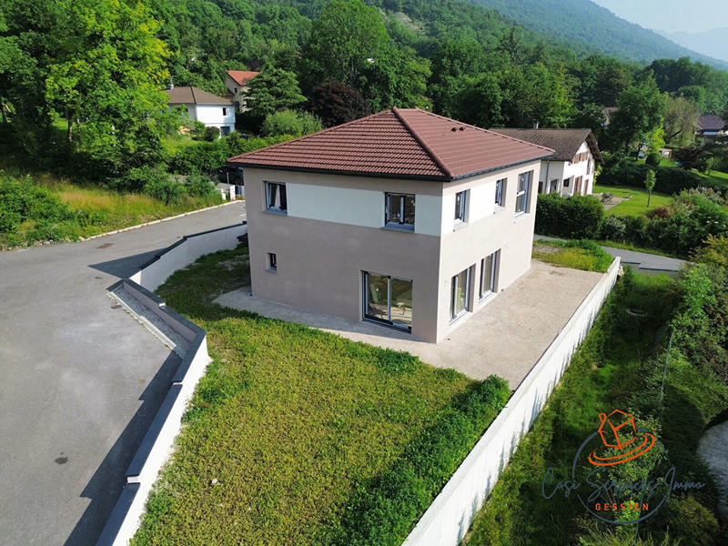 Maison - 140 m² - 5 pièces