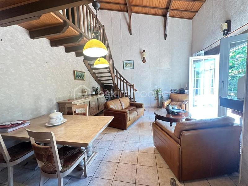 Maison traditionnelle - 100 m² - 5 pièces