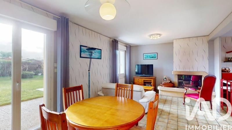 Maison - 90 m² - 5 pièces