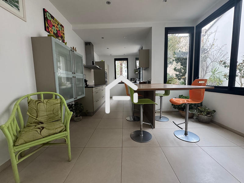 Immeuble - 312 m² - 11 pièces