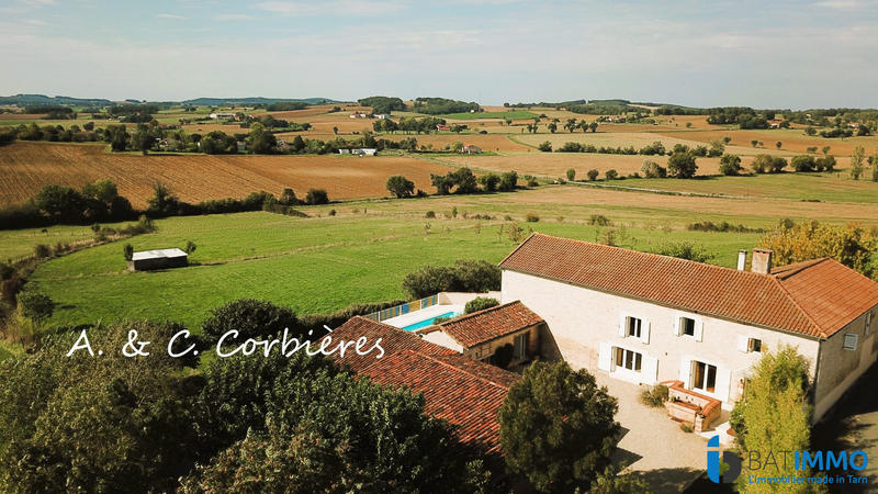 Maison - 280 m² - 6 pièces