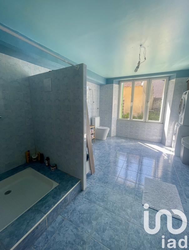 Maison - 230 m² - 9 pièces