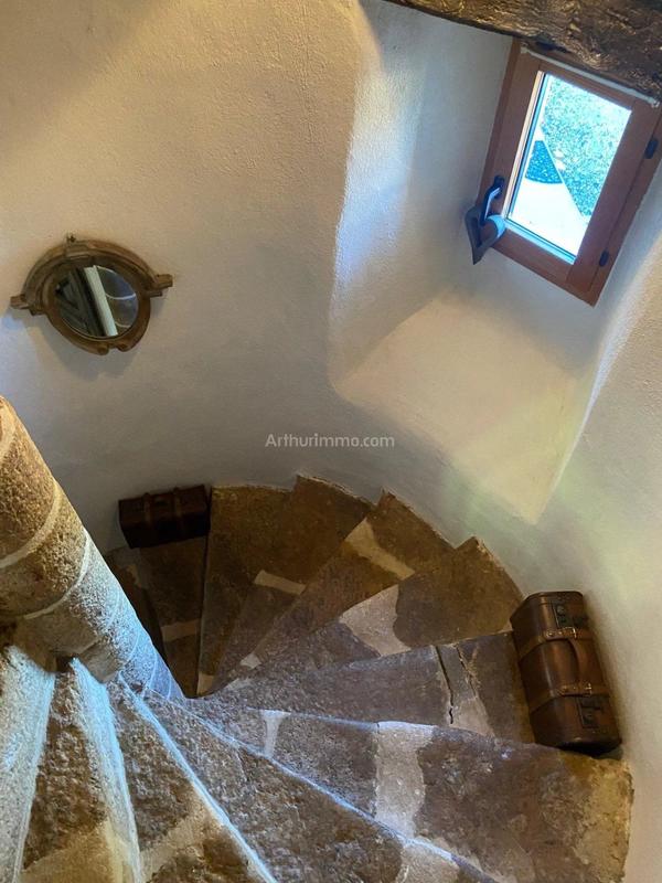 Maison - 330 m² - 10 pièces