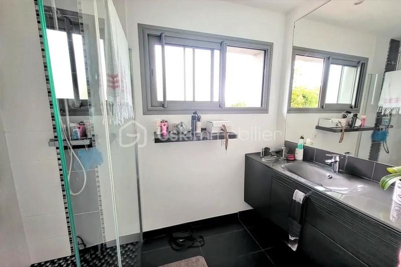 Maison traditionnelle - 177 m² - 7 pièces