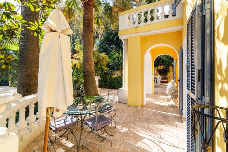 Propriété - 350 m² - 7 pièces