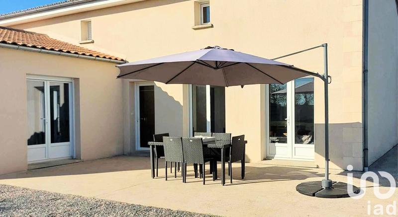 Maison - 240 m² - 7 pièces