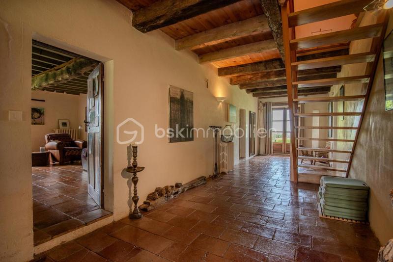 Maison ancienne - 360 m² - 7 pièces