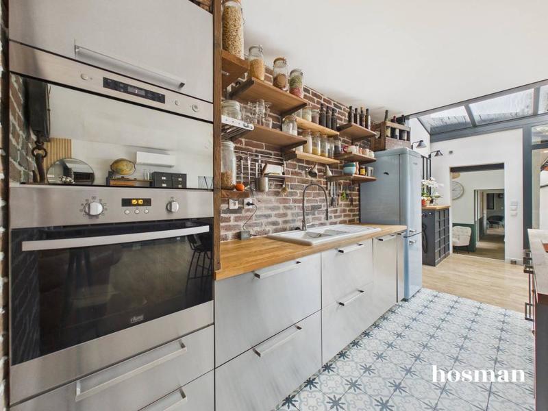 Maison - 181 m² - 6 pièces