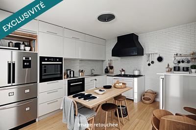 Maison - 230 m² - 8 pièces