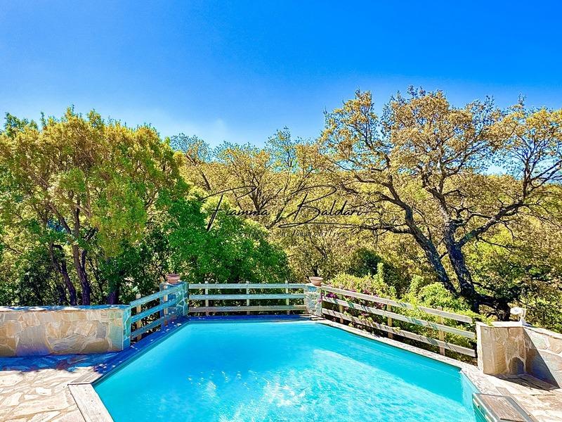 Maison - 269 m² - 7 pièces