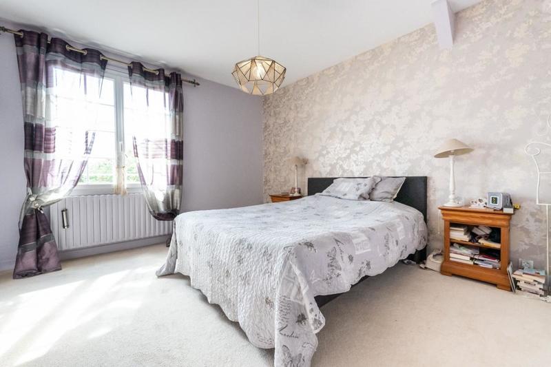 Maison - 202 m² - 6 pièces