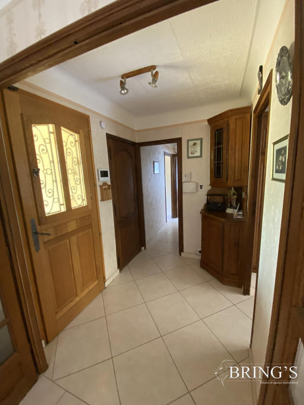 Villa - 181 m² - 9 pièces