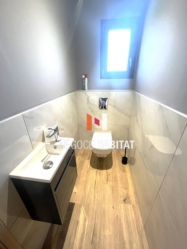 Villa - 167 m² - 10 pièces