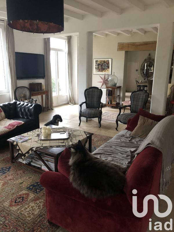 Maison - 325 m² - 9 pièces