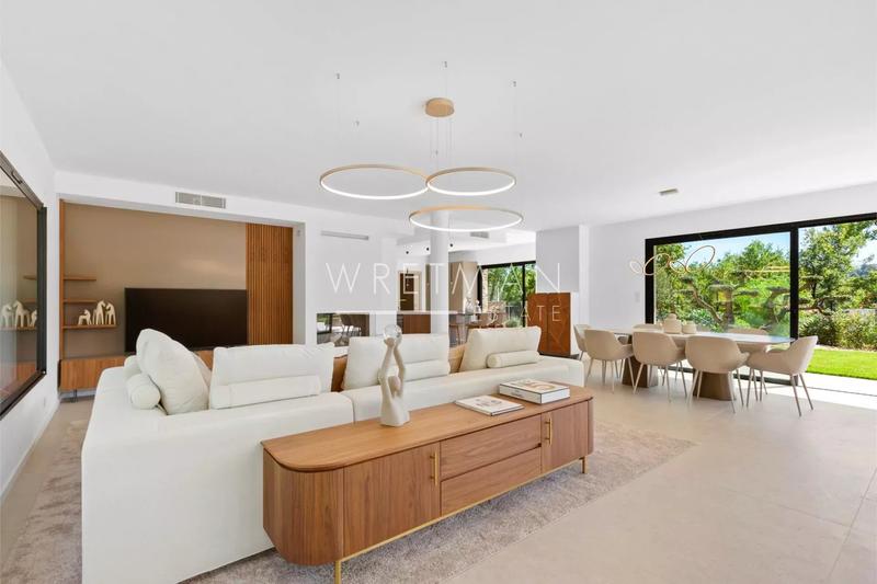 Villa - 240 m² - 5 pièces