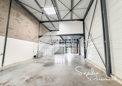 Entrepôt - 232 m²