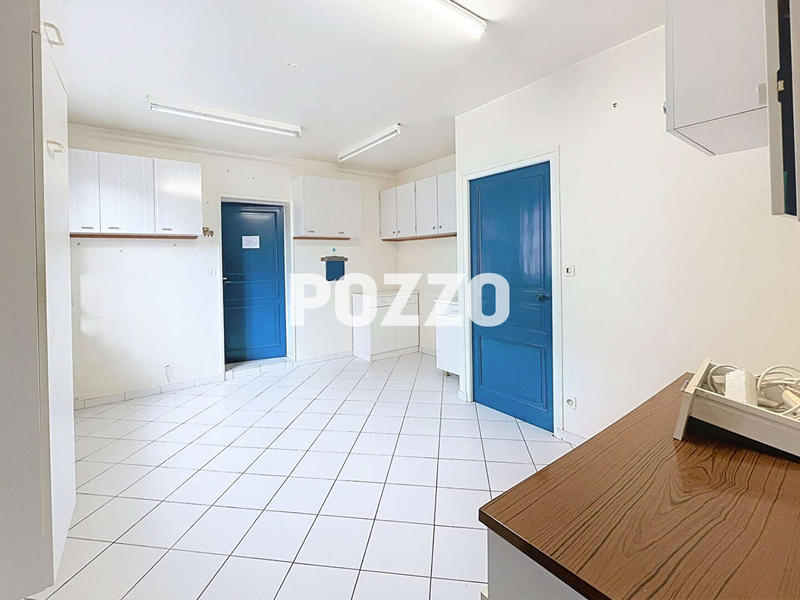 Maison - 231 m² - 10 pièces