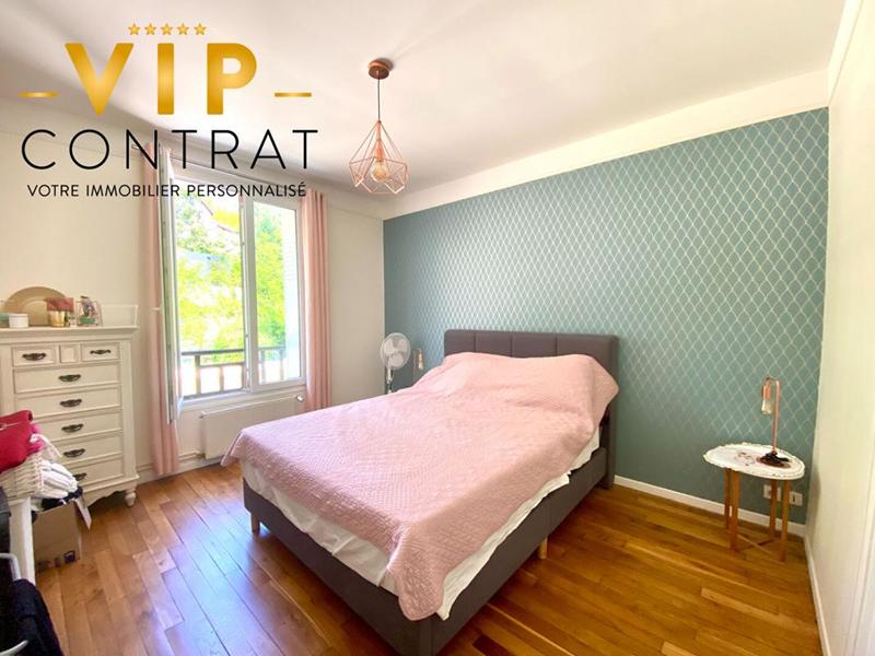 Demeure - 264 m² - 9 pièces