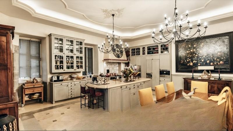 Manoir - 1 900 m² - 34 pièces