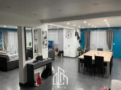 Maison - 182 m² - 7 pièces