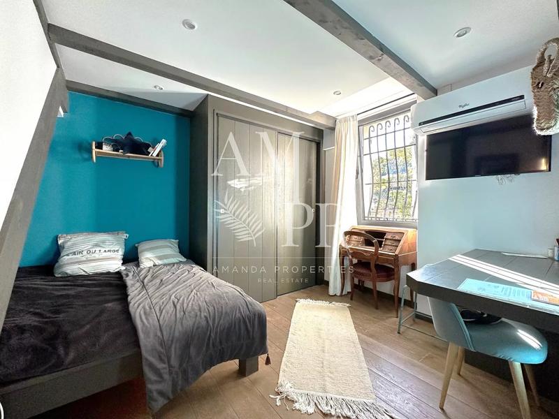 Villa - 210 m² - 7 pièces