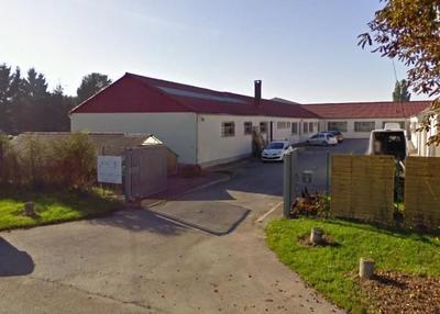 Local d'activités - 300 m² - 5 pièces