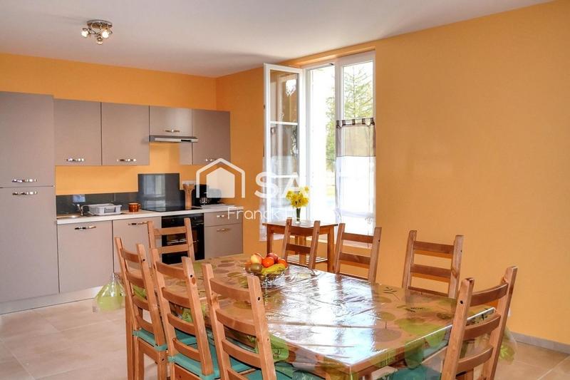 Maison - 246 m² - 9 pièces