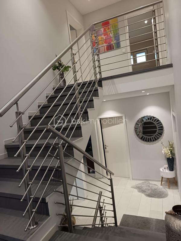 Maison - 190 m² - 8 pièces