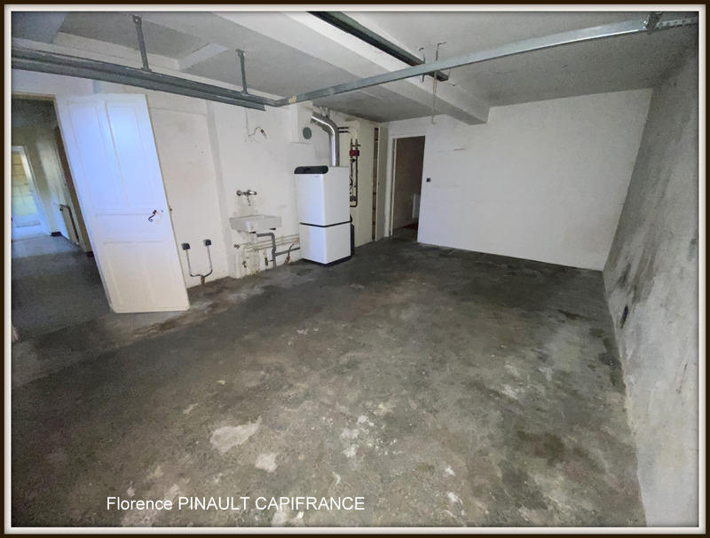 Maison - 218 m² - 10 pièces