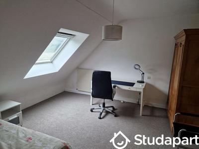 Chambre - 12 m² - 1 pièce