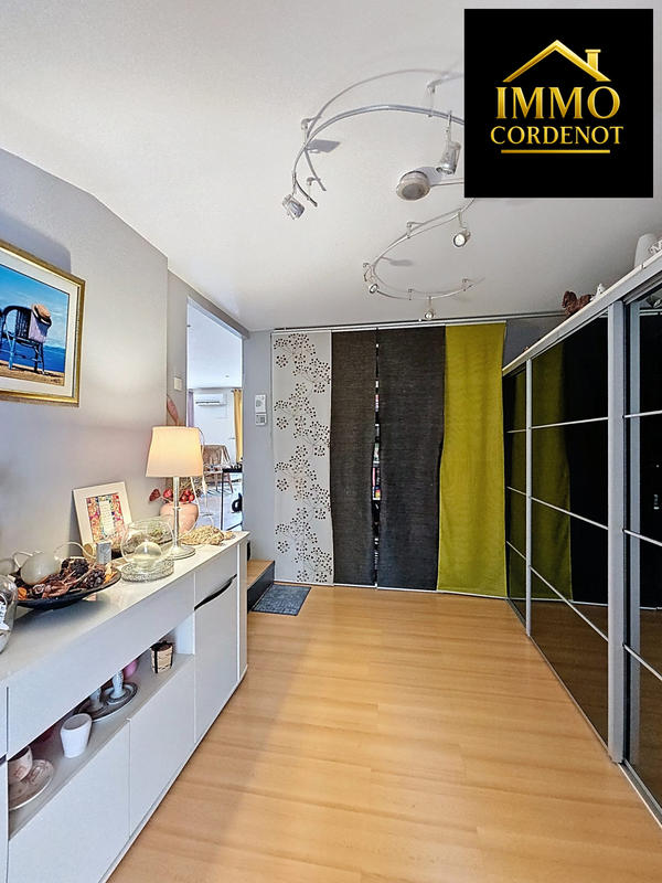 Villa - 250 m² - 6 pièces